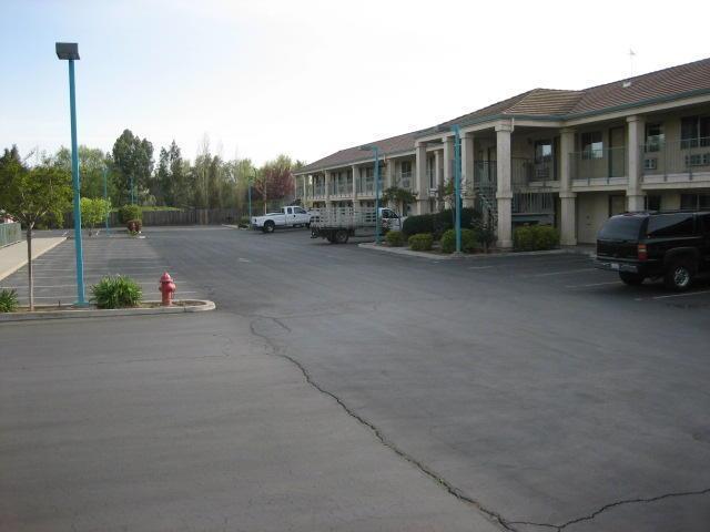 Edge Water Inn Reedley Kültér fotó